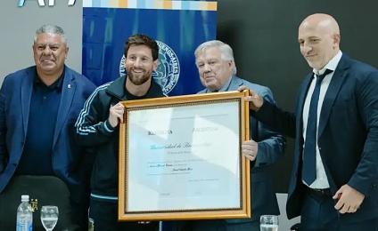 Lionel Messi recibió el doctorado honoris causa de la UBA